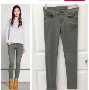 BUNDL

Rag‎ & Bone Skinny/ Capri